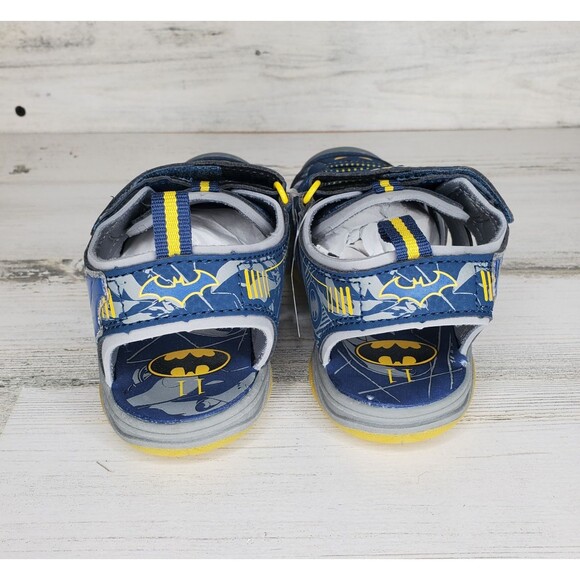 DC Comics Batman Light Up Trekking Sandals Toddler Preschool Boys Size 11 NWT - Picture 5 of 7